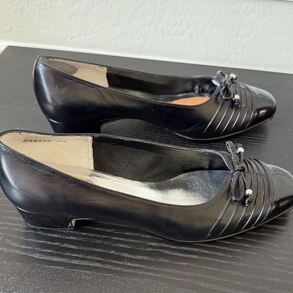 Ros Hommerson Black Leather Heels with Silver Bow Detail 9W - Picture 5 of 11